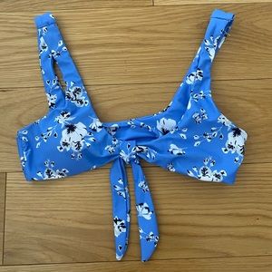 Zaful bikini top in sky blue💙 matches bottoms that are listed!